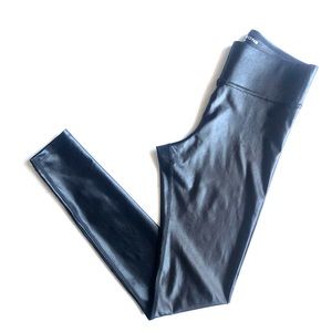 Regular Rise Legging In Takara Shine.